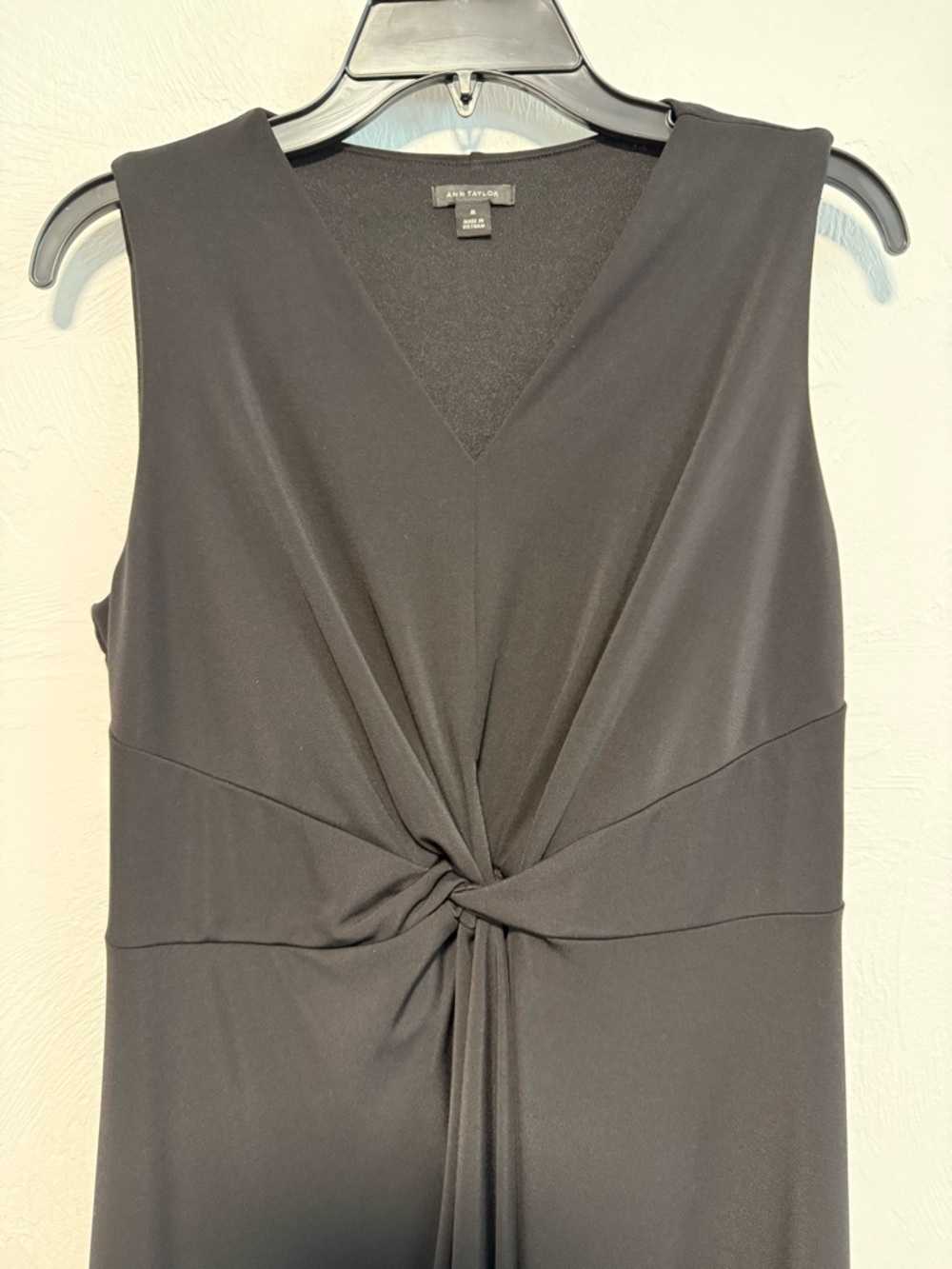 Ann Taylor Black Sleeveless Twist-Knot V-Neck Dress